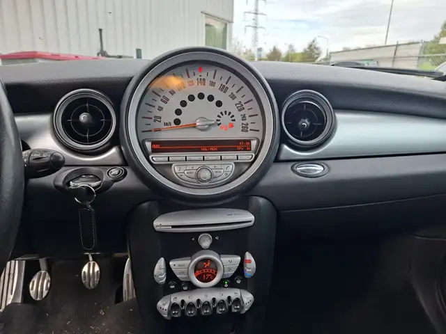 MINI Clubman view 8