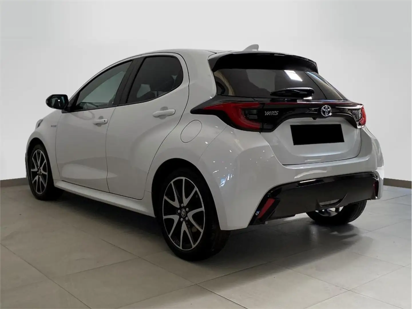 Toyota Yaris 120H 1.5 Style - 2
