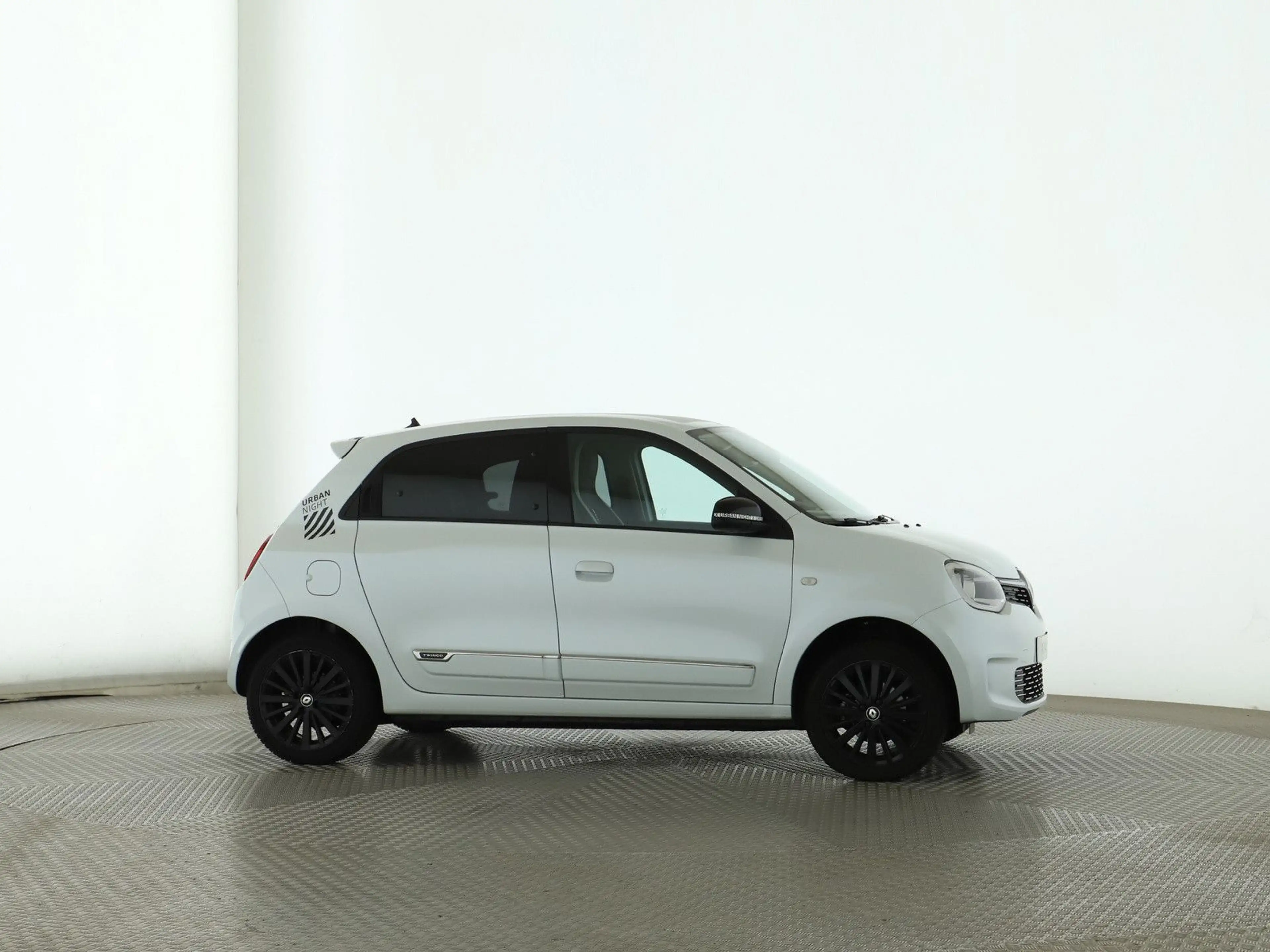 Renault Twingo Urban Night — photo 11