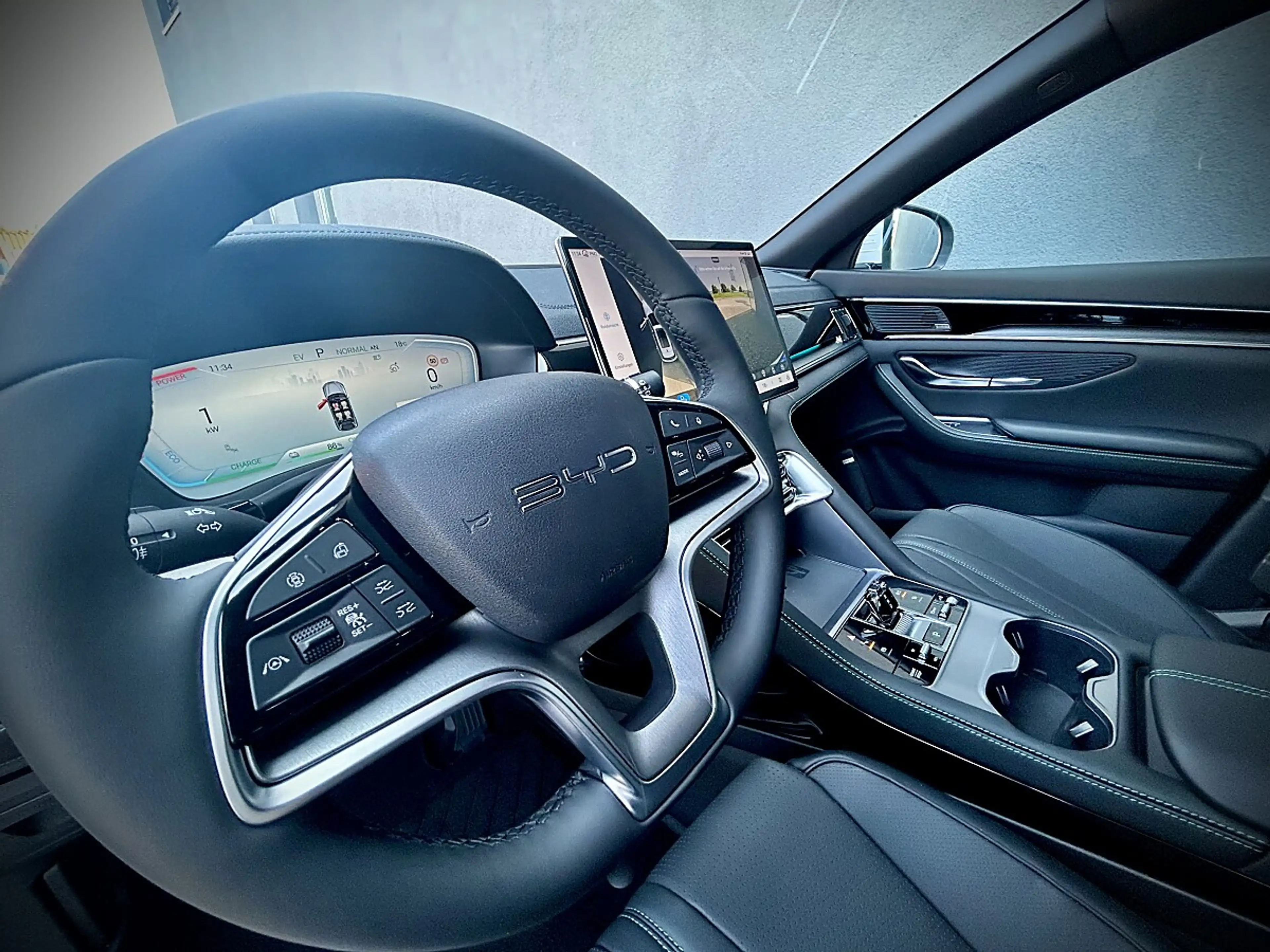 BYD Seal U DM-i PHEV 18,3kWh AWD Design LEASING AKTION — photo 12