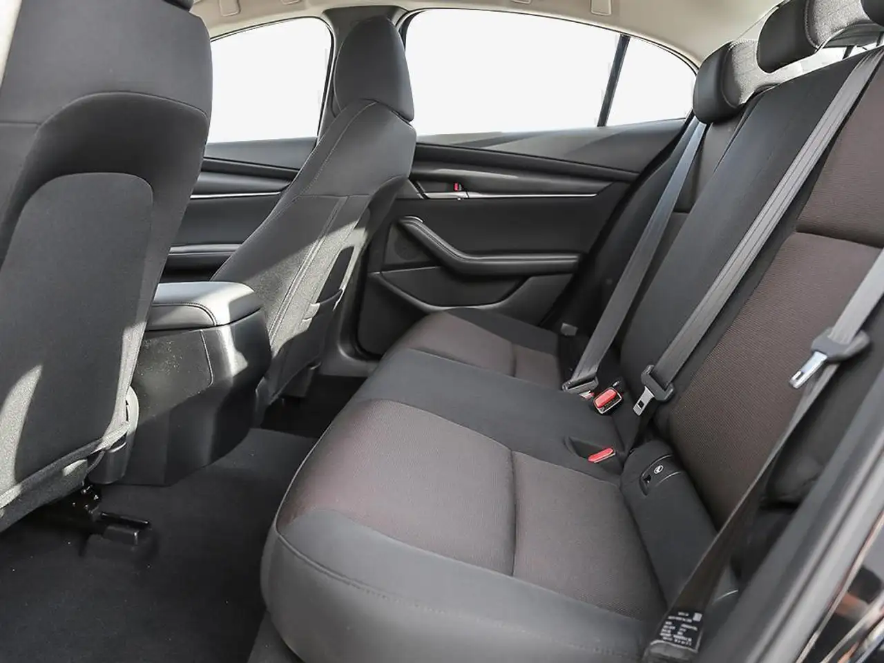 Mazda 3 снимка Mazda 3