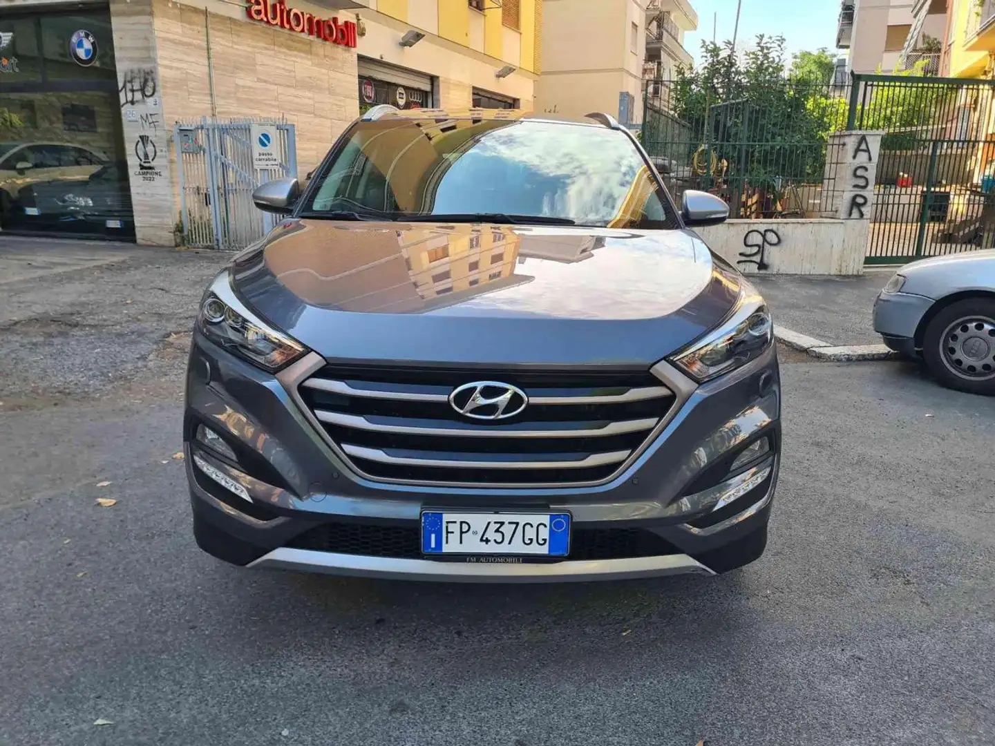 Hyundai TUCSON 1.7 CRDi Comfort Grigio - 2