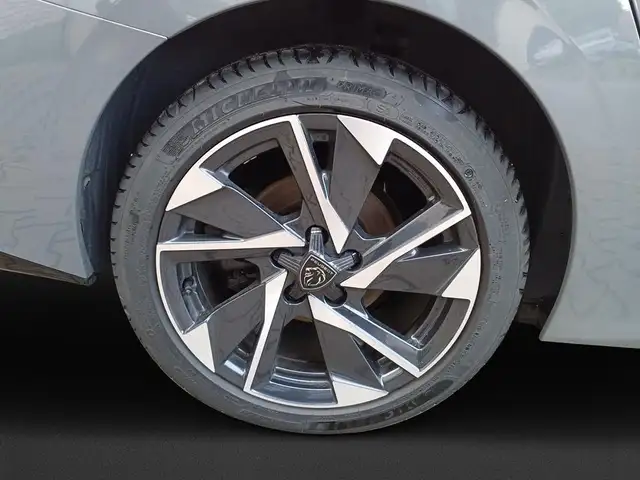 Peugeot 308 view 8