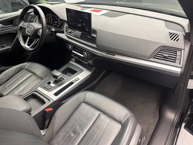 Audi Q5 view 11