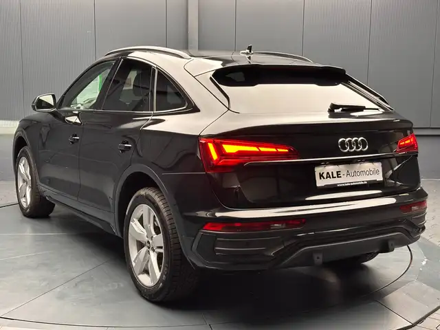 Audi Q5 view 3