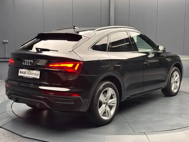 Audi Q5 view 6