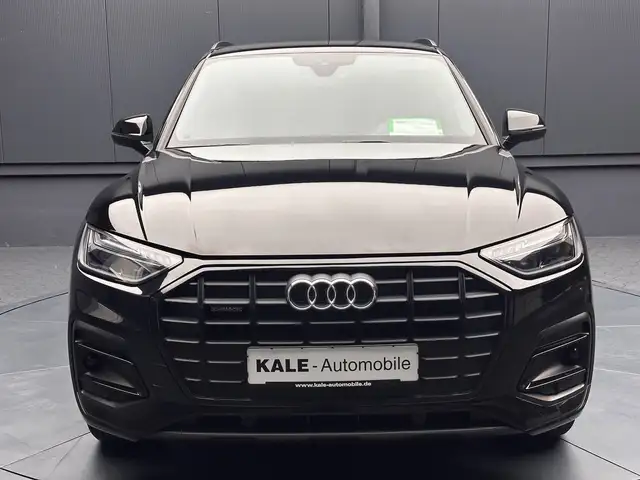 Audi Q5 view 8