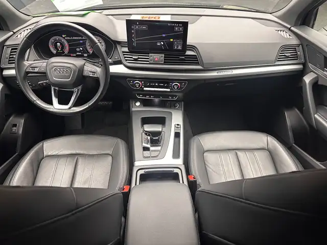 Audi Q5 view 12