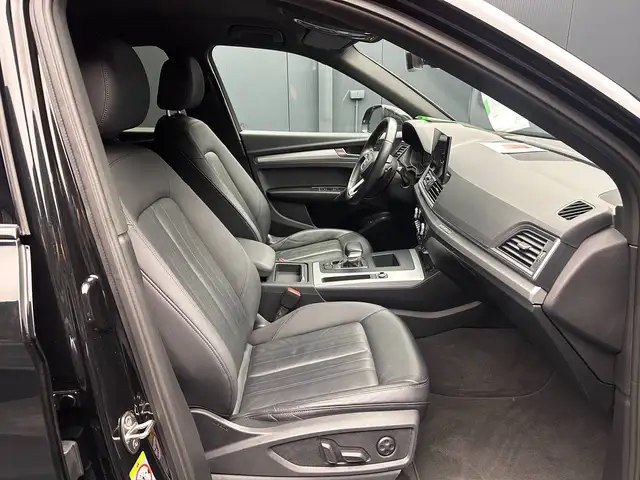 Audi Q5 view 10