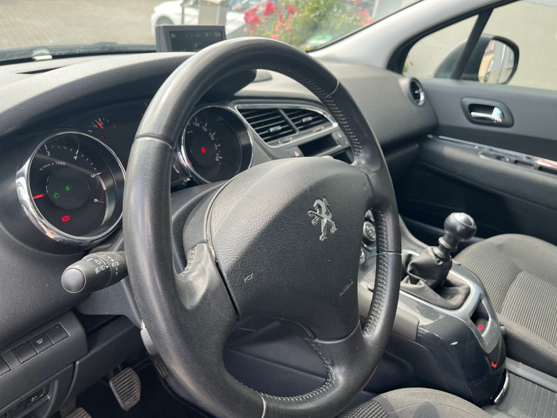 Peugeot 5008 2.0 HDI Active 7-Sitzer+RF-KAM+NAVI+SHZ+ALU — photo 14