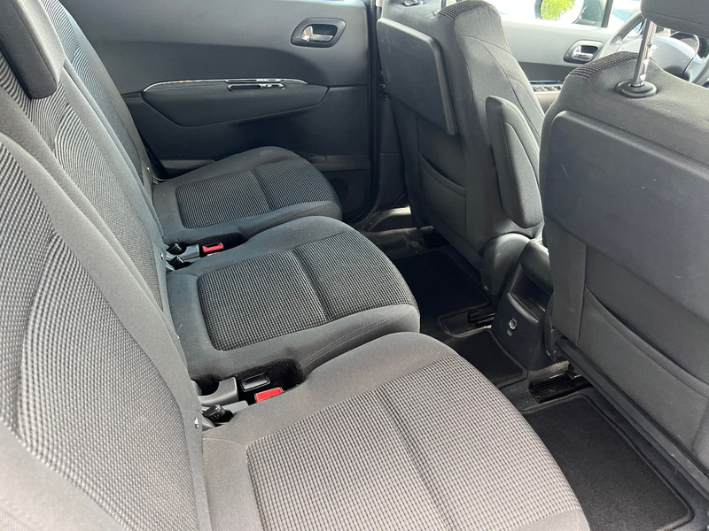 Peugeot 5008 2.0 HDI Active 7-Sitzer+RF-KAM+NAVI+SHZ+ALU — photo 10