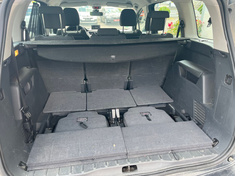 Peugeot 5008 2.0 HDI Active 7-Sitzer+RF-KAM+NAVI+SHZ+ALU — photo 11