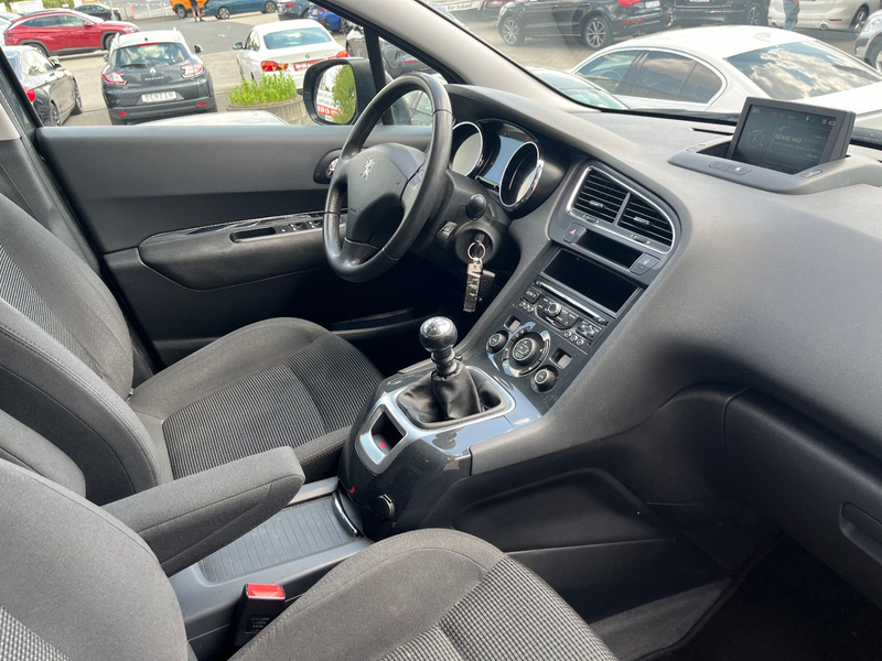 Peugeot 5008 2.0 HDI Active 7-Sitzer+RF-KAM+NAVI+SHZ+ALU — photo 9