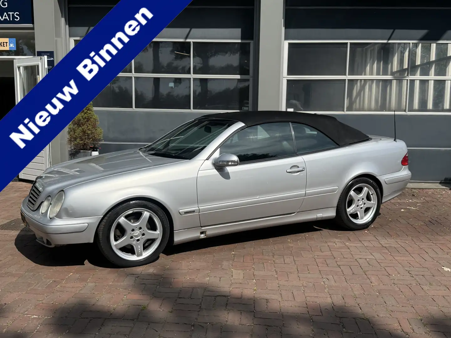 Mercedes-Benz CLK 200 Cabrio K. Elegance Automaat bj 2002 yongtimer leuk Grijs - 1