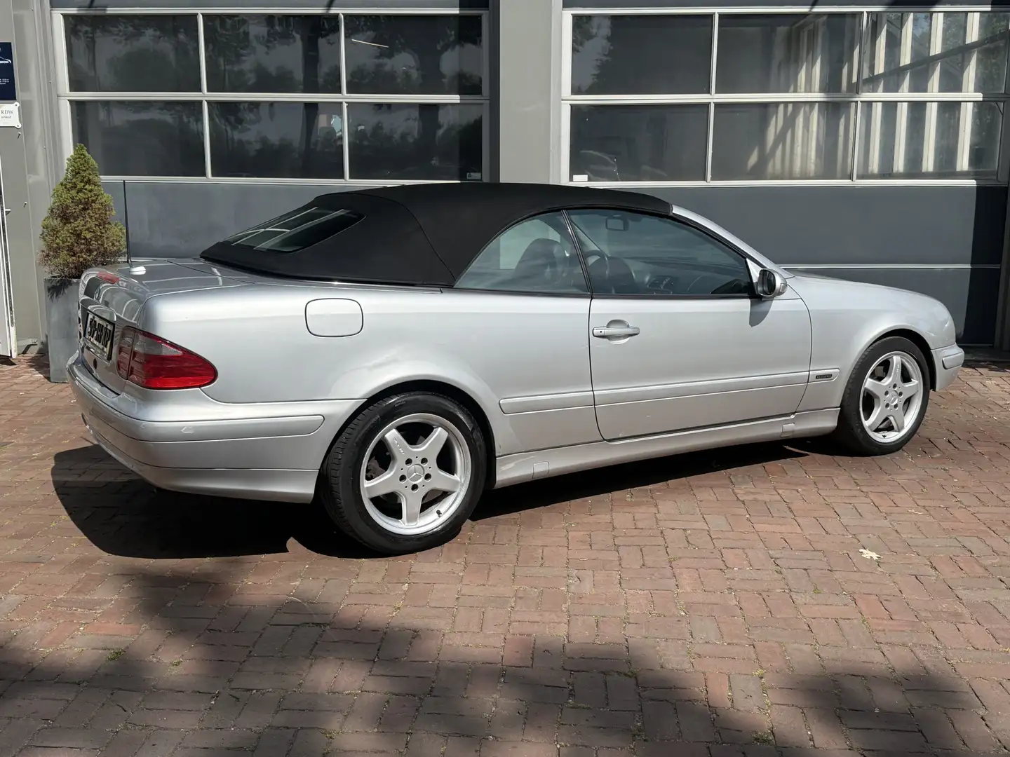 Mercedes-Benz CLK 200 Cabrio K. Elegance Automaat bj 2002 yongtimer leuk Grijs - 2