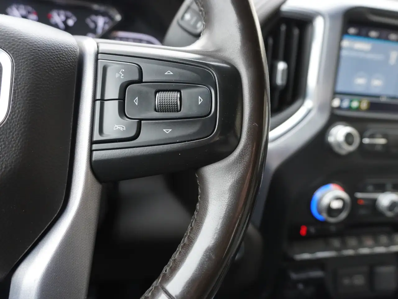 GMC Sierra 3500HD снимка GMC Sierra 3500HD