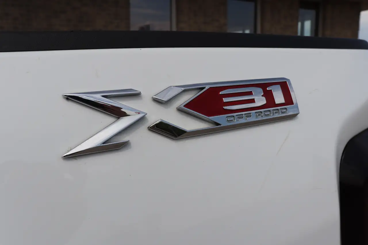 GMC Sierra 3500HD снимка GMC Sierra 3500HD