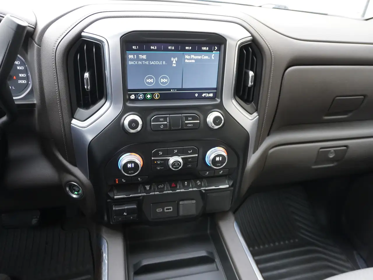GMC Sierra 3500HD снимка GMC Sierra 3500HD