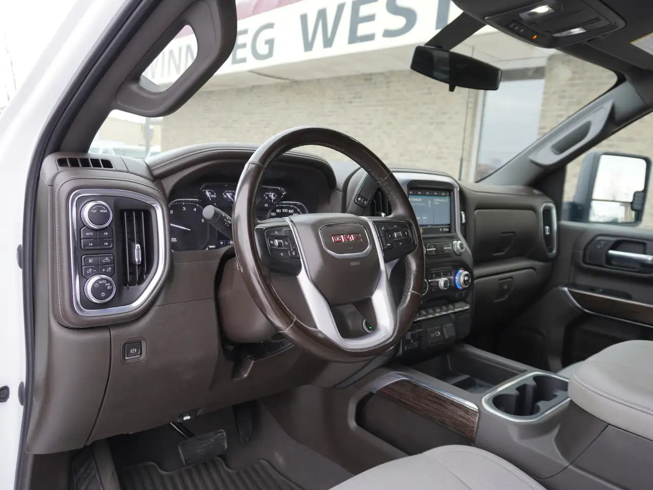 GMC Sierra 3500HD снимка GMC Sierra 3500HD
