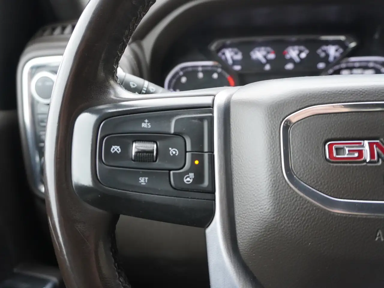 GMC Sierra 3500HD снимка GMC Sierra 3500HD