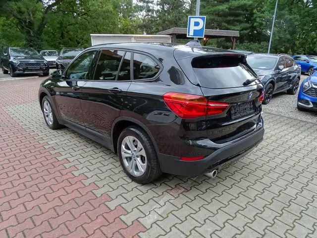 BMW X1 view 4
