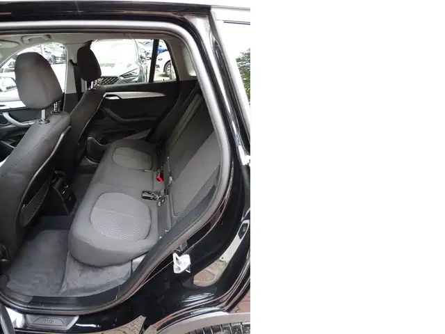 BMW X1 view 8