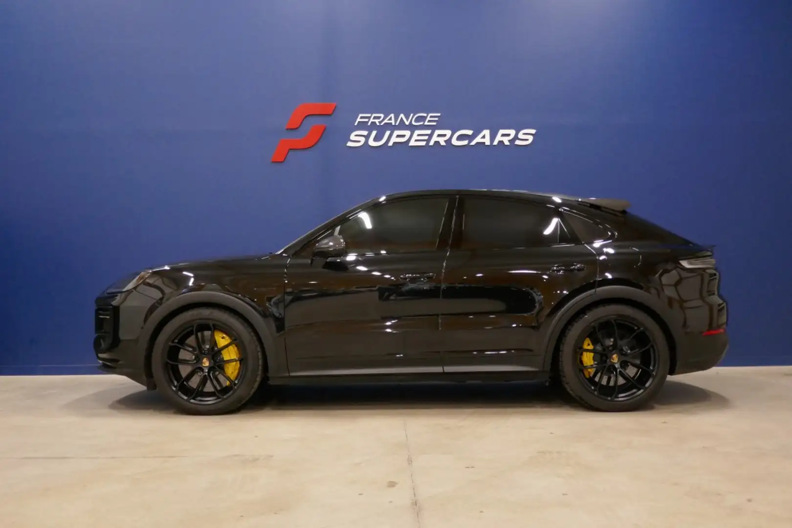Porsche Cayenne 4.0 V8 TURBO PACK GT E-HYBRID AUTO Schwarz - 2