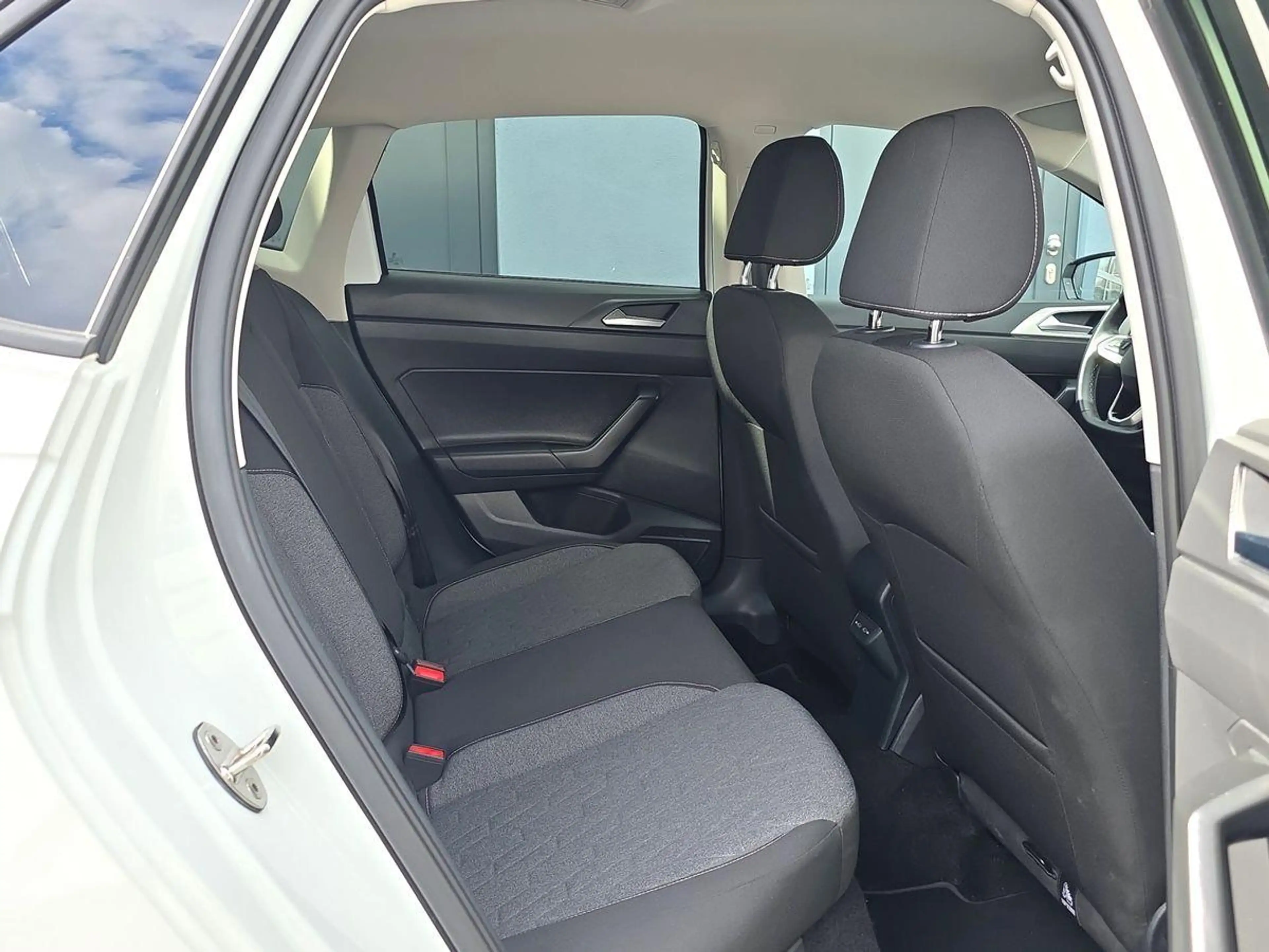 Volkswagen Polo 1.0 TSI V-COCK NAVI  LED KLIMA-AUTO SPURH APP — photo 9