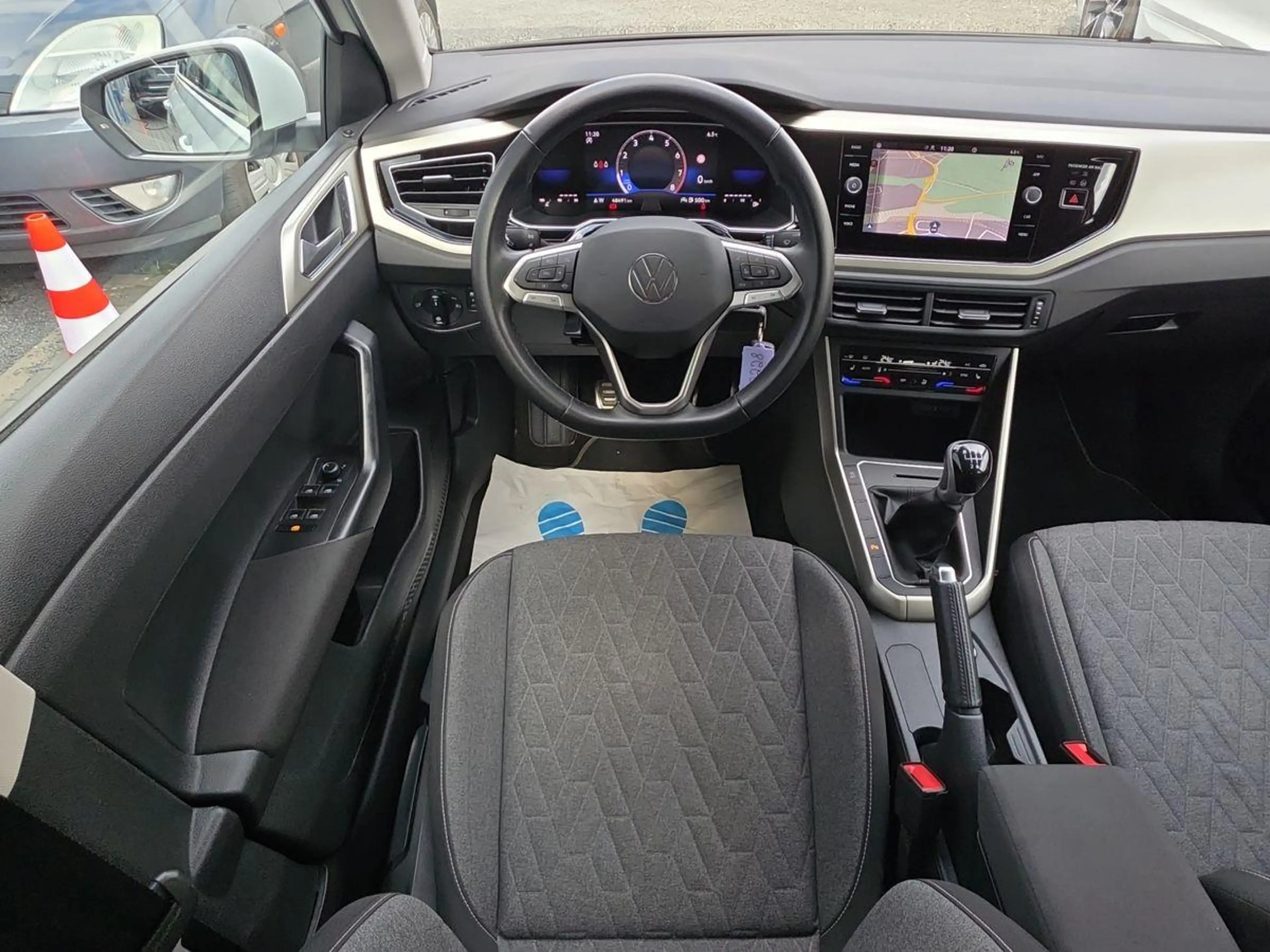 Volkswagen Polo 1.0 TSI V-COCK NAVI  LED KLIMA-AUTO SPURH APP — photo 12