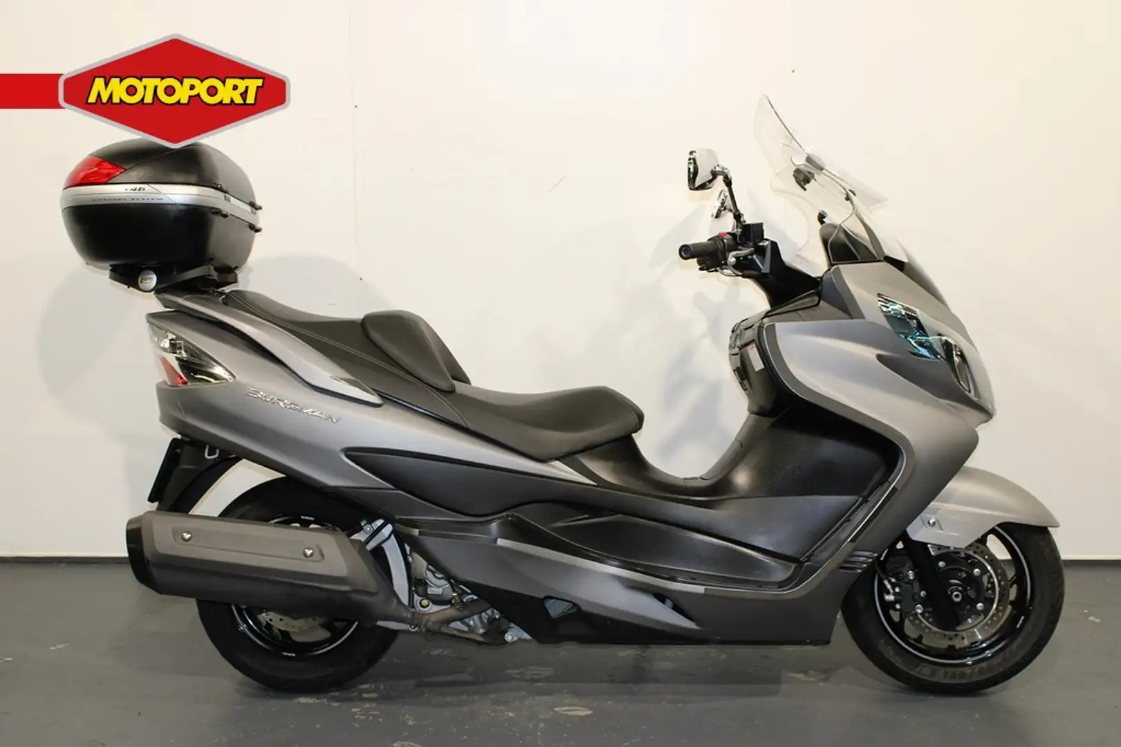 Suzuki Burgman 400 AN A Zwart - 1