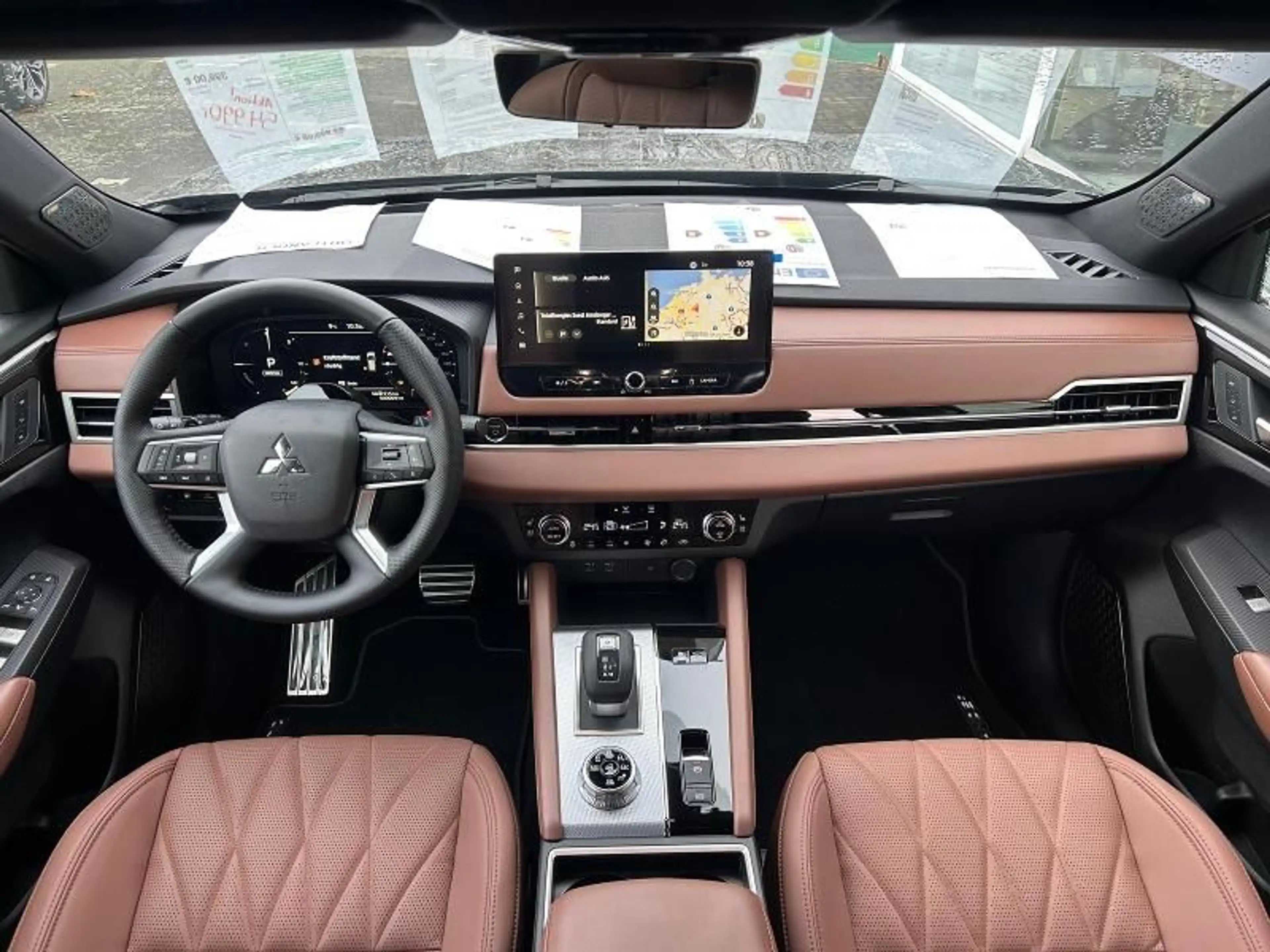 Mitsubishi Outlander 2.4L PHEV TOP Luxury-Paket 2-Farb*4WD* — photo 13