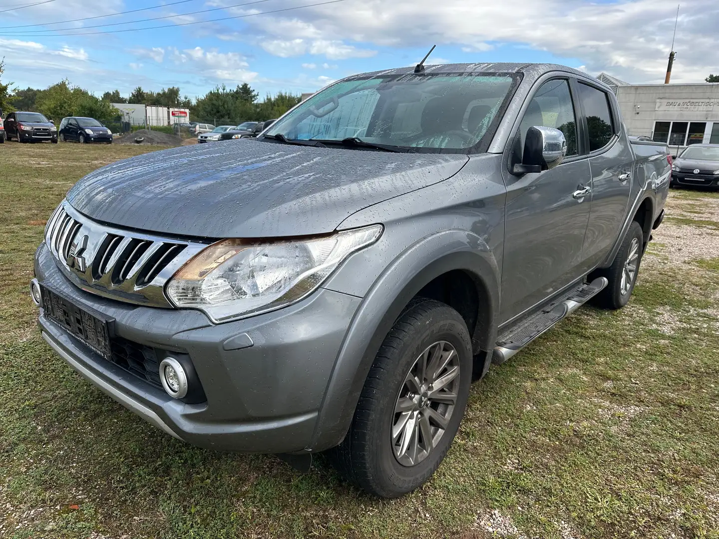 Mitsubishi L200 Grau - 1