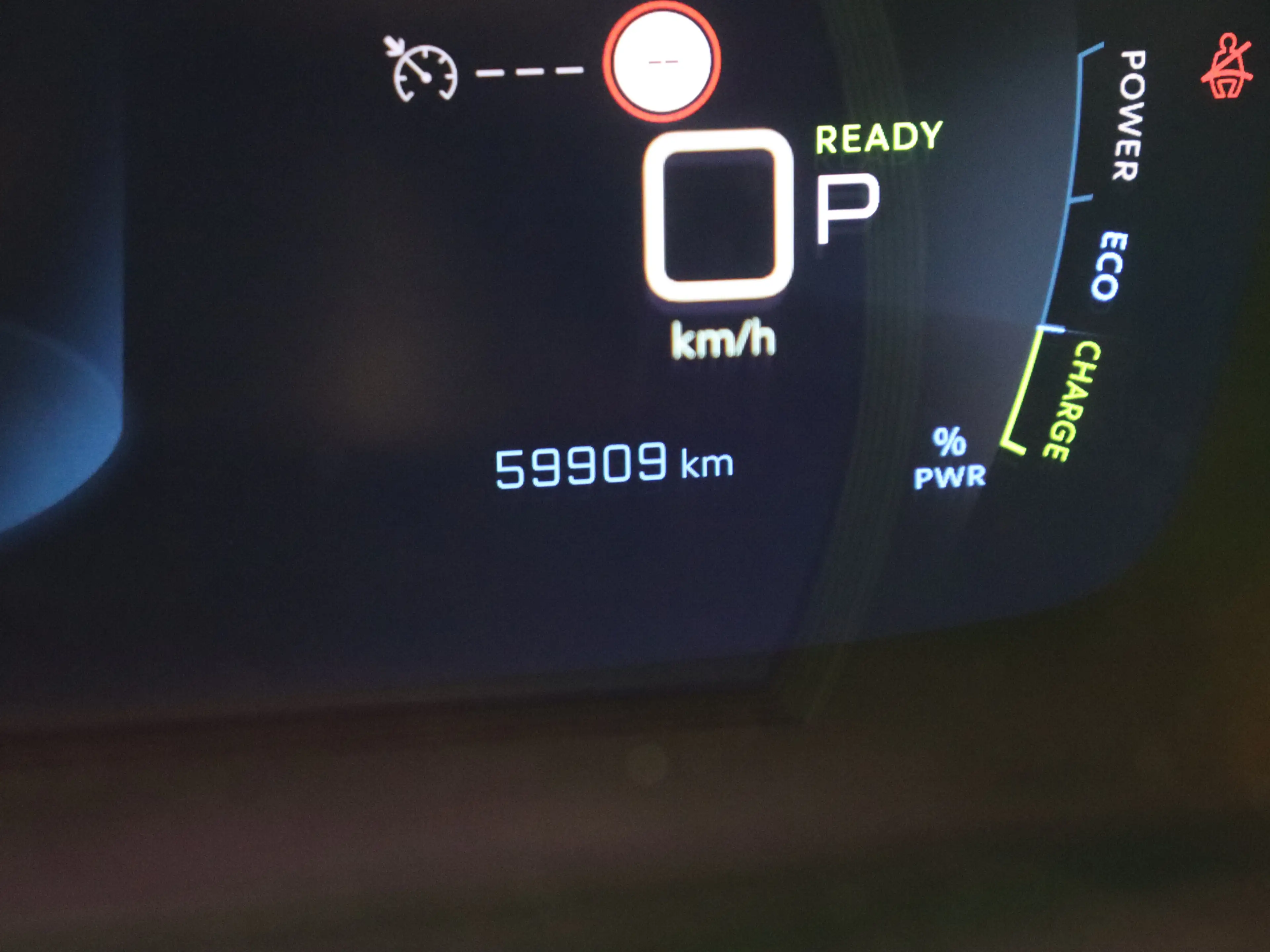 Peugeot e-2008 EV Allure Pack 50 kWh YP — photo 9