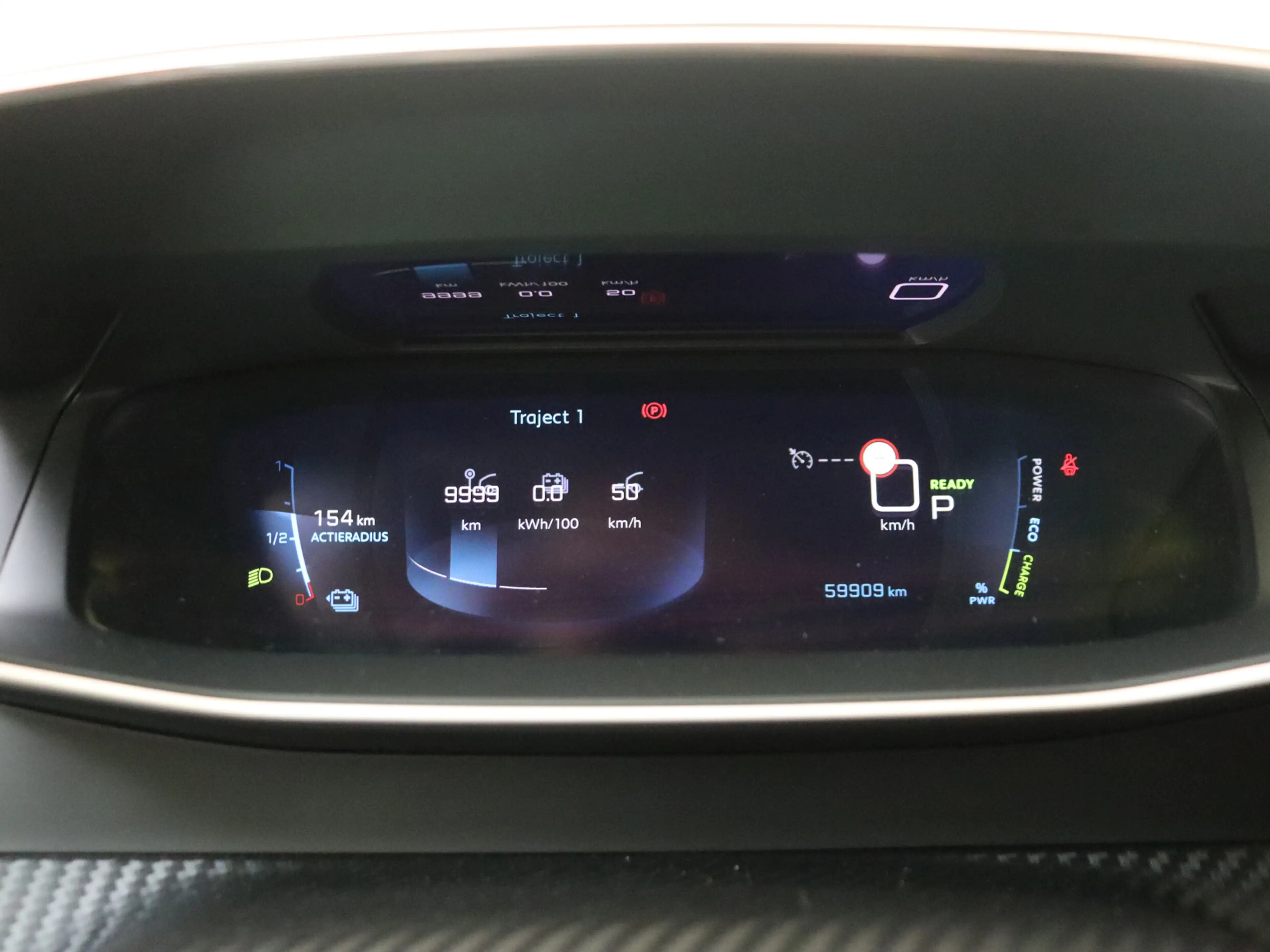 Peugeot e-2008 EV Allure Pack 50 kWh YP — photo 7