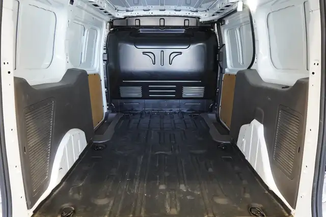 Ford Transit Connect view 16