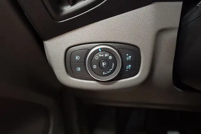 Ford Transit Connect view 23