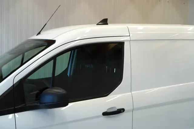 Ford Transit Connect view 12