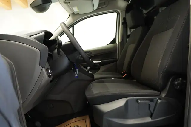 Ford Transit Connect view 15