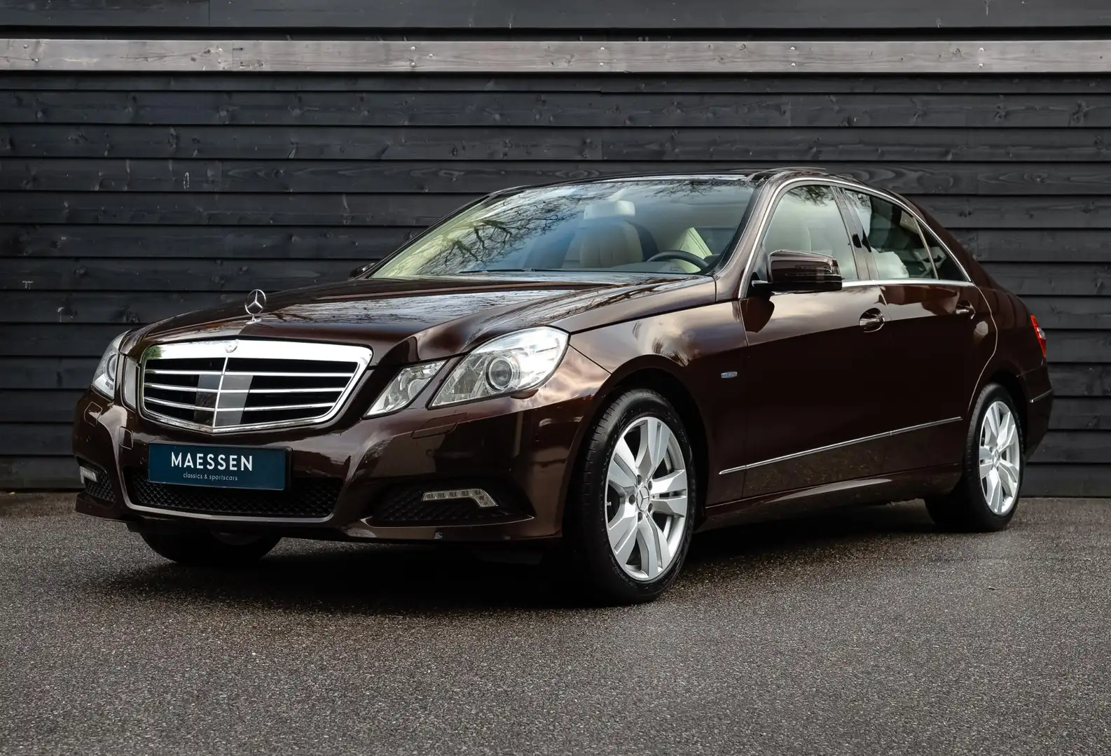 Mercedes-Benz E 350 CGI Avantgarde Youngtimer - Volle Uitrusting Marrón - 1