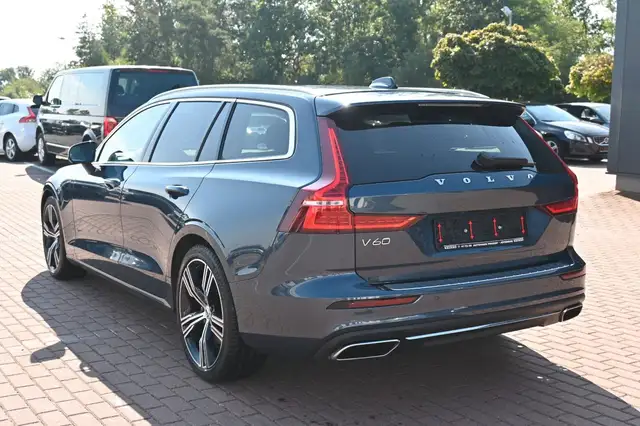 Volvo V60 view 4