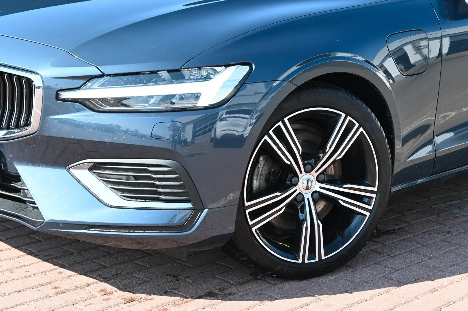 Volvo V60 T6 Inscription AWD PHEV H&K*PANO*RFK*AHK* Blau - 2