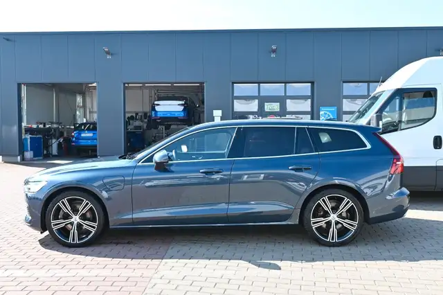 Volvo V60 view 3