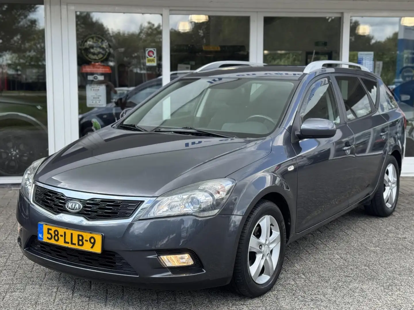Kia Ceed / cee'd Sporty Wagon 1.4 CVVT X-ecutive Gris - 2