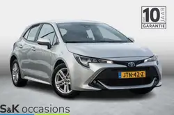 Toyota Corolla Hatchback 5-Door Lichtmetalen velgen, Stoelverwarming, Garantie, Navigatiesysteem, Alarm, LED verlichting, Parkeerhulp met camera, Startonderbreker