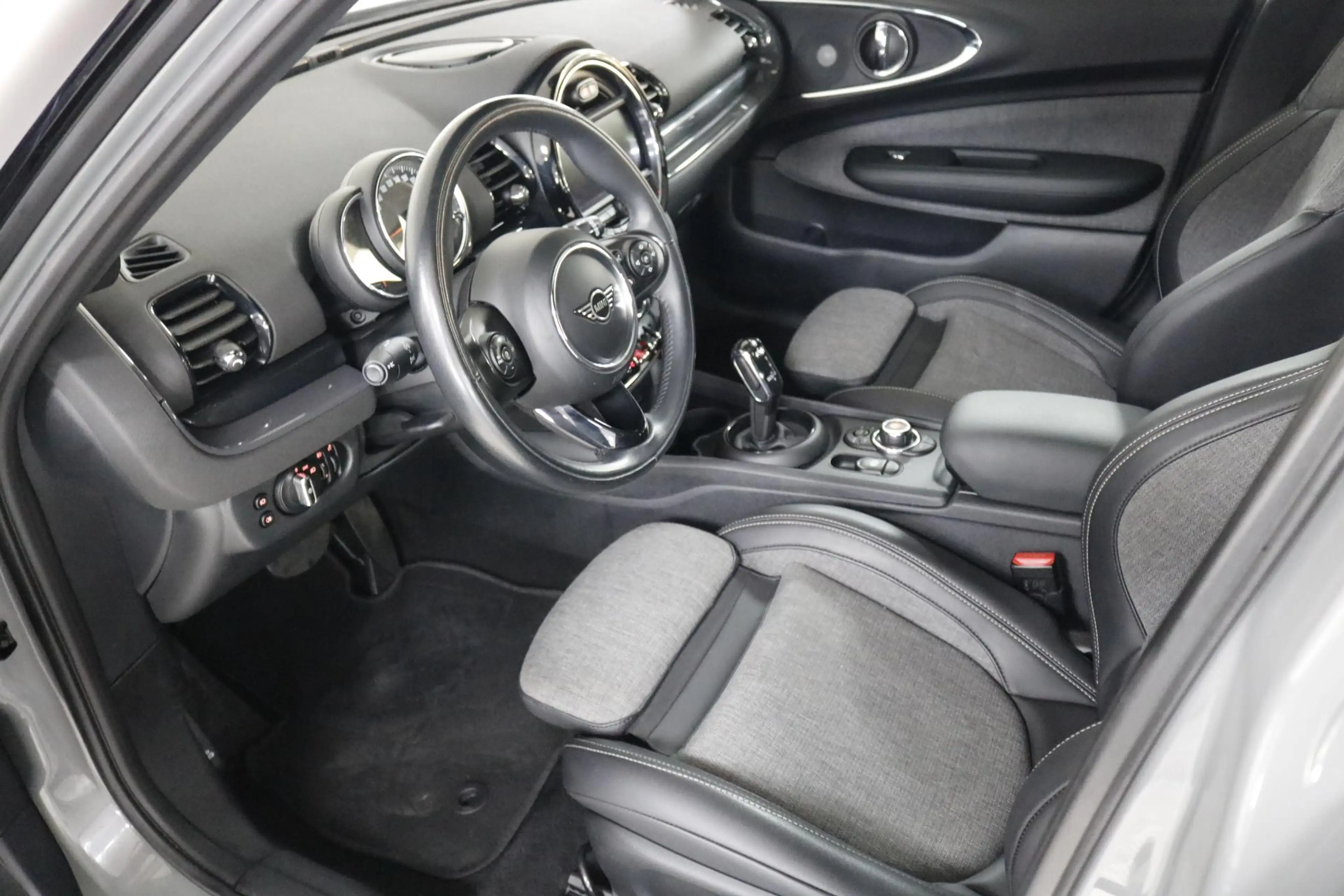 MINI Cooper Clubman 1.5 4X NW All-Seasons | Airco | Carplay | LED | Cr — photo 14
