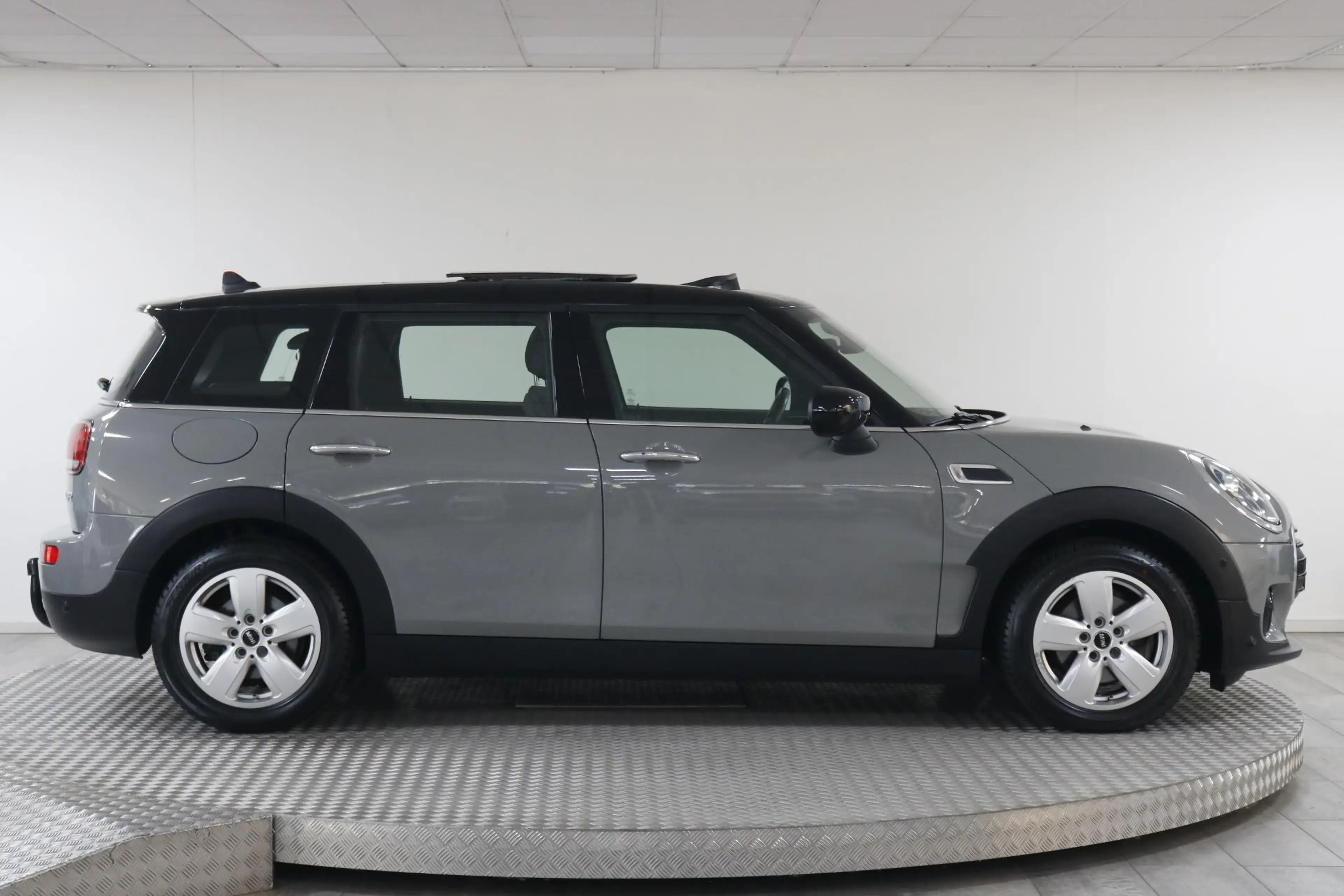 MINI Cooper Clubman 1.5 4X NW All-Seasons | Airco | Carplay | LED | Cr — photo 6