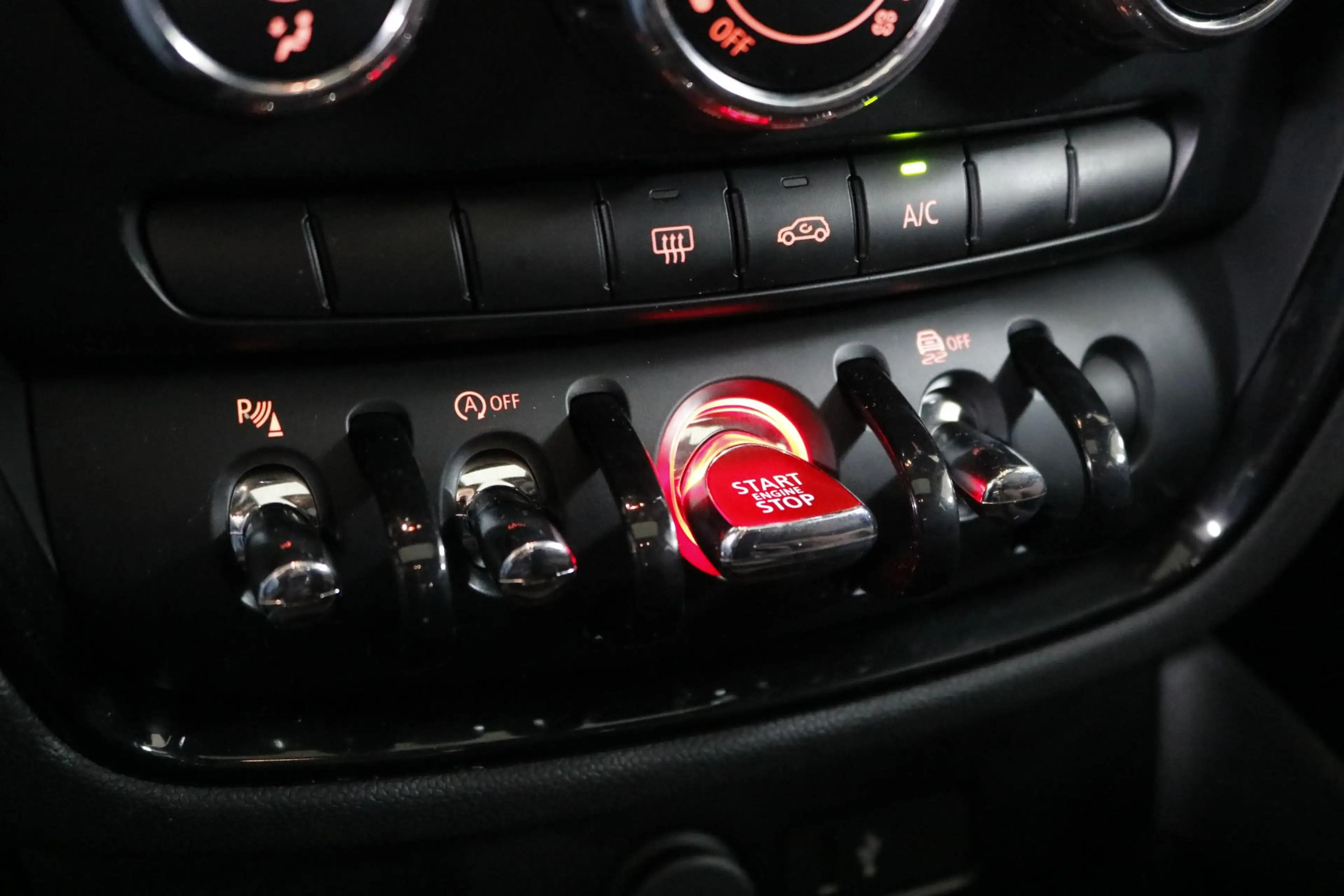 MINI Cooper Clubman 1.5 4X NW All-Seasons | Airco | Carplay | LED | Cr — photo 24
