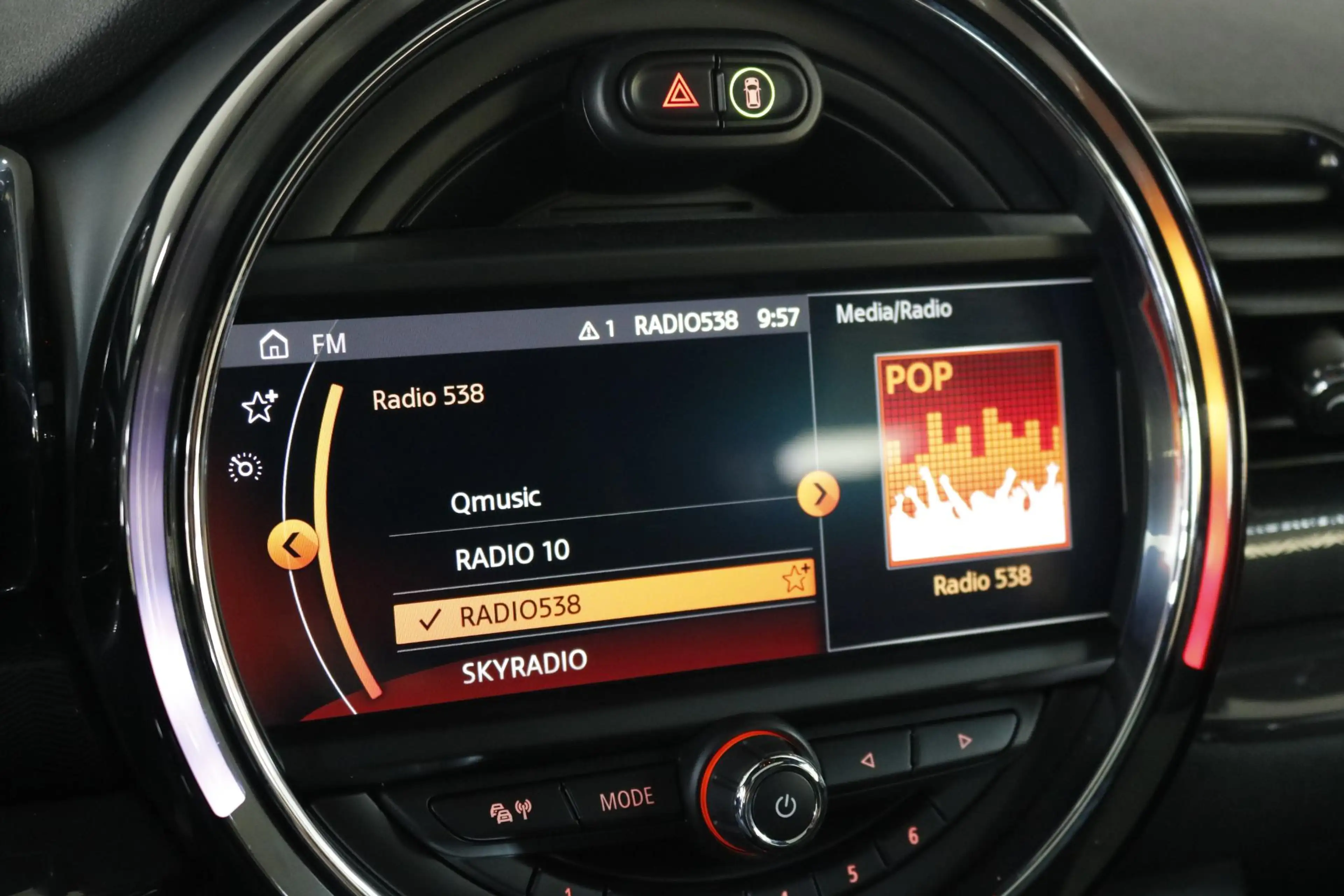 MINI Cooper Clubman 1.5 4X NW All-Seasons | Airco | Carplay | LED | Cr — photo 19