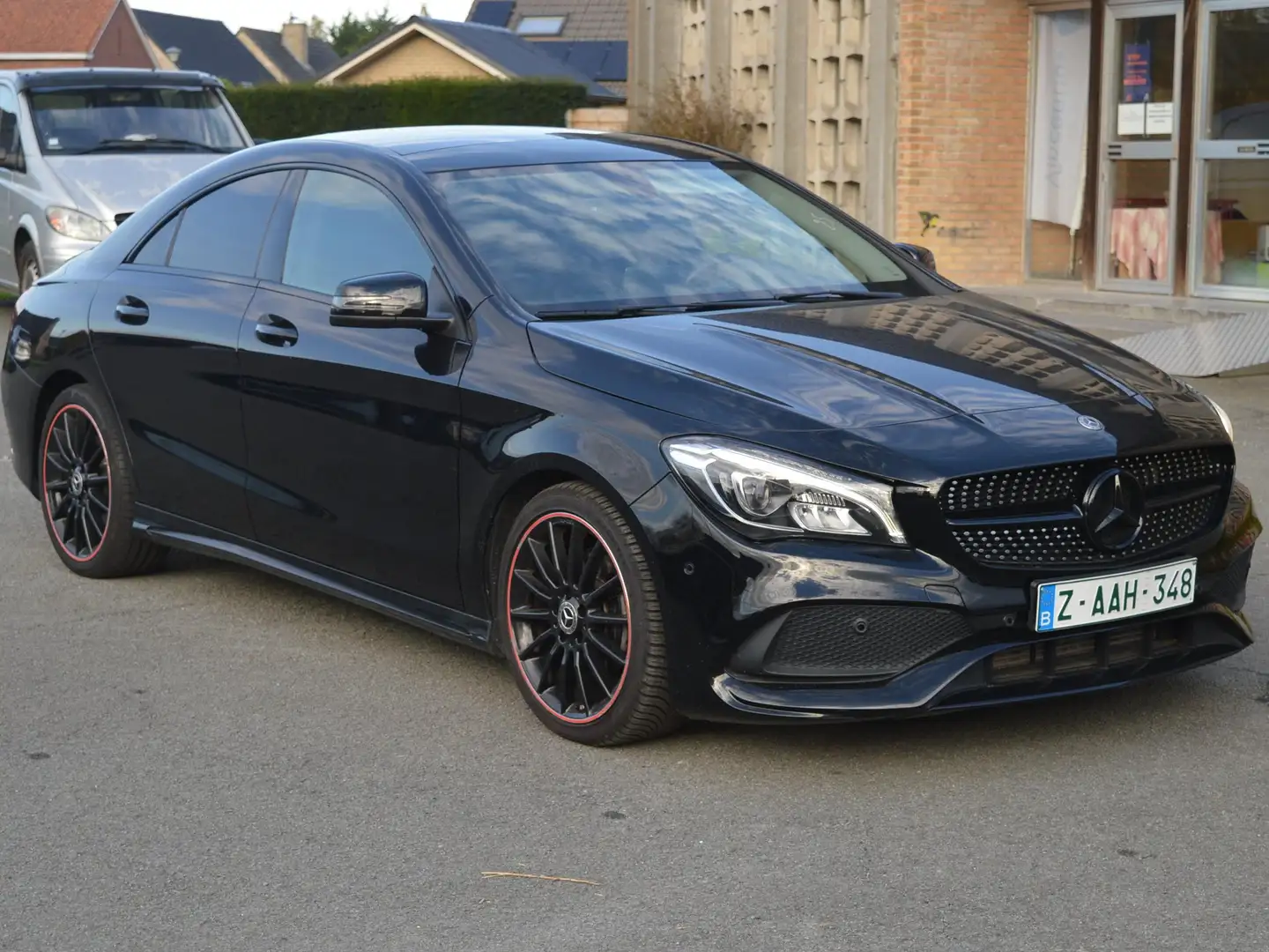 Mercedes-Benz CLA 180 AMG Line+Pano open dak+GPS als nieuw!!! AUTOMAAT!! Noir - 2