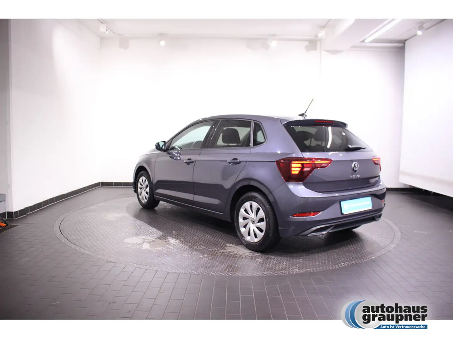 Volkswagen Polo 1.0 TSI Life KLIMA PDC SHZ NAVI ACC LED Grijs - 2